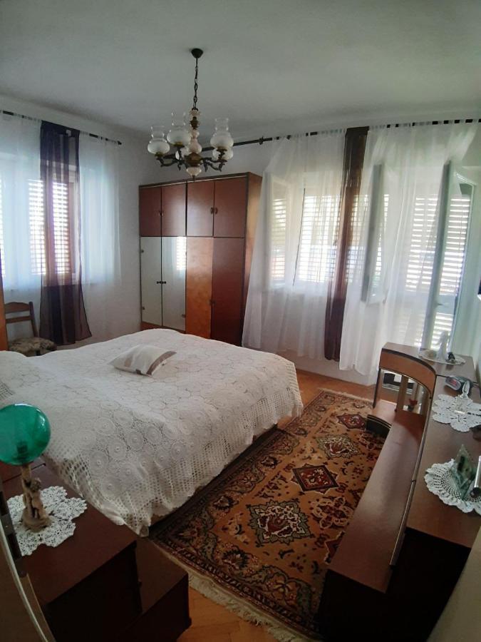 Apartmani Luce Sumartin Buitenkant foto